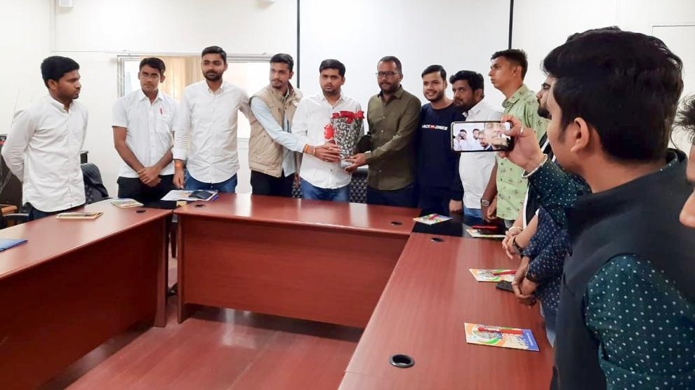 ManojVarmaNSUI's tweet photo. NSUI National President Shri @Neerajkundan chaired the National Executive Meeting of NSUI SocialMedia with Chairman Shri @LubanaManoj &amp; @IYC SMIncharge Shri @vbwalia.Where all discussed over future plan for Social outreach program&amp;agenda for various Universities.#NSUI119 @guptar https://t.co/JMsBRbGQVy
