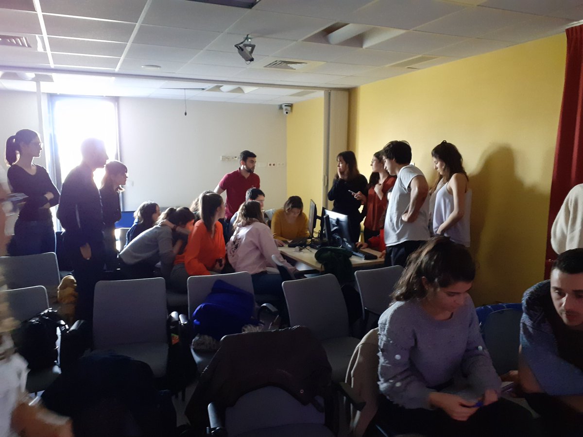 elus_mmp_tlse's tweet image. Les #etudiants en santé (#Pharmacie #dentaire #Medecine) volontaires de @UT3PaulSabatier sont formés par le #SAMU31 pour venir en aide aux #soignants et #patients du @CHUdeToulouse face au #Covid_19