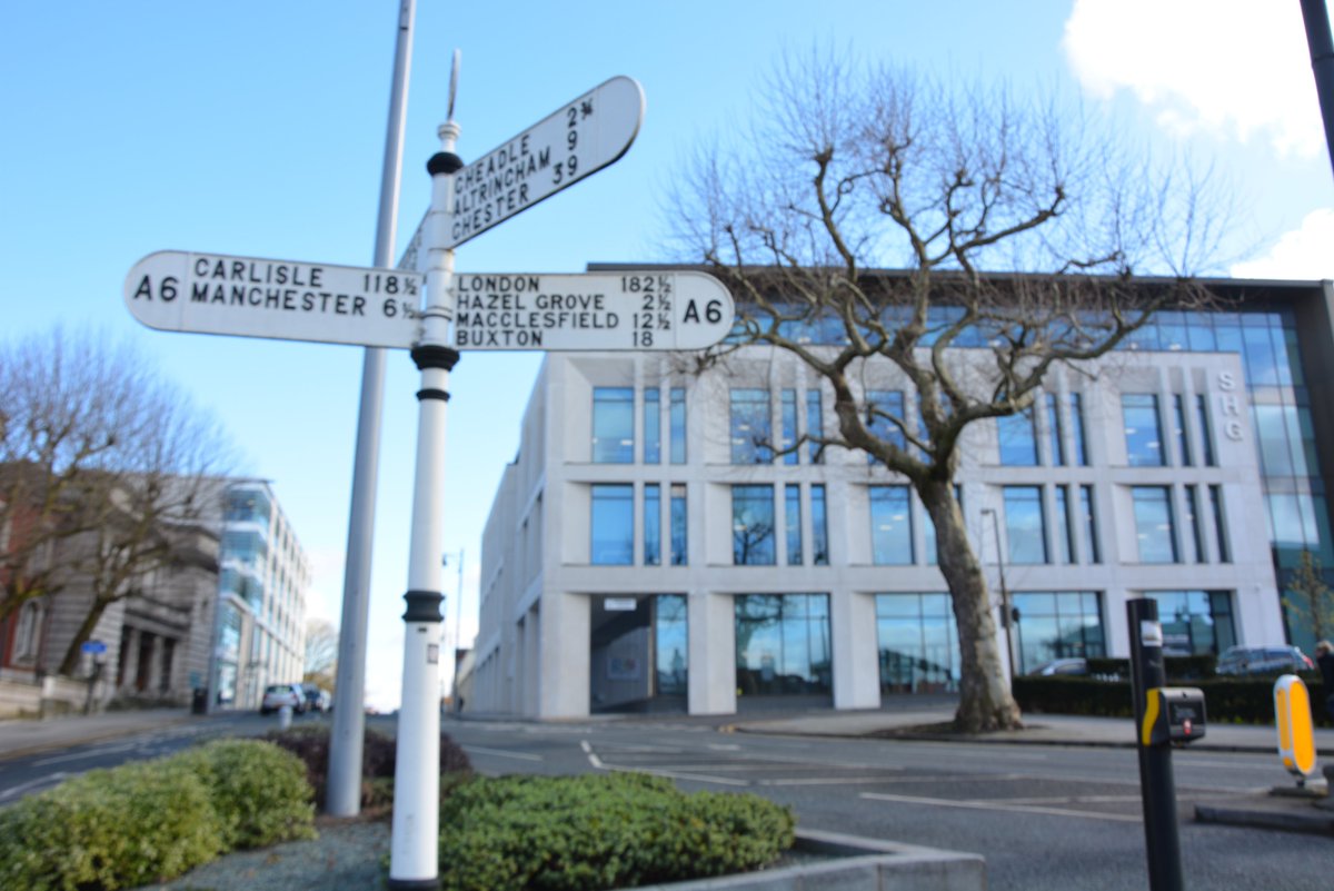 What a beautiful day we have had today 🌞 Here's to hoping it stays that way. Happy Friday everyone and we will see you next week! 😁😁😁 #FridayFeeling #Stockport