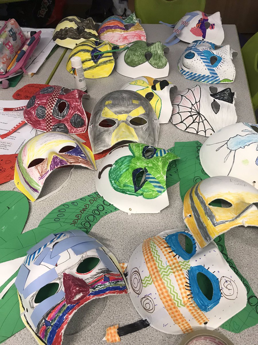 McTernan1971's tweet image. Story boarding our film “Holly makes a friend” and Protesting against environmental issues @YsgolY @Arts_Wales_ today! #BugArmy #Oracy #Literacy #Storytelling #Confidence #Listening #CreativeArts #LeadCreativeSchools 🐝🐞🦋🐛