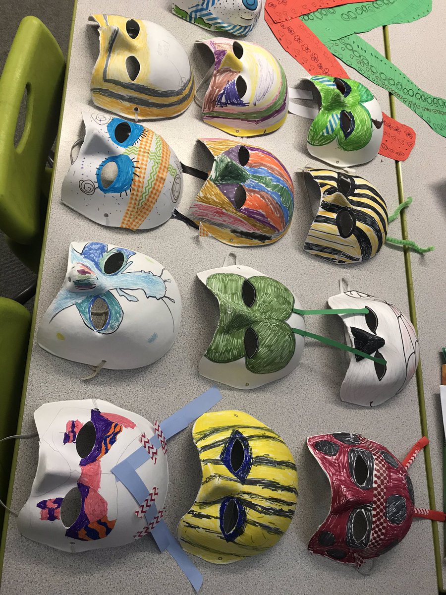 McTernan1971's tweet image. Story boarding our film “Holly makes a friend” and Protesting against environmental issues @YsgolY @Arts_Wales_ today! #BugArmy #Oracy #Literacy #Storytelling #Confidence #Listening #CreativeArts #LeadCreativeSchools 🐝🐞🦋🐛