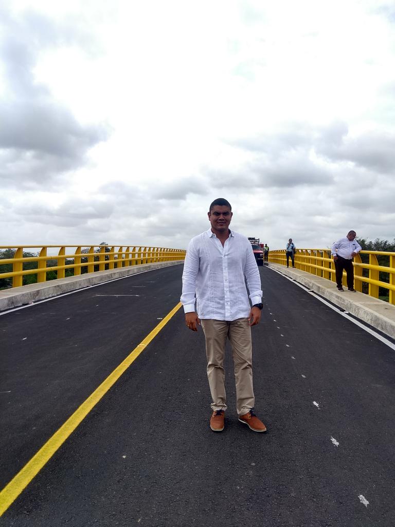 CristyRinconHar's tweet photo. GRACIAS A NTRO EXPRESIDENTE @JuanManSantos NTRO EXGOBERNADOR @EdwinBesaile NTRO PRESIDENTE @IvanDuque NTRA EXGOBERNADORA #SANDRADEVIA Y A NTRO INGENIERO #AMADOORTIZORTIZ ESTAMOS A INSTANTES D LA ENTREGA OFICIAL D UNA OBRA Q DURÓ SU EJECUCIÓN 11 AÑOS...
DÍOS BENDIGA A VALENCIA🙏 https://t.co/9sypd5RHbl