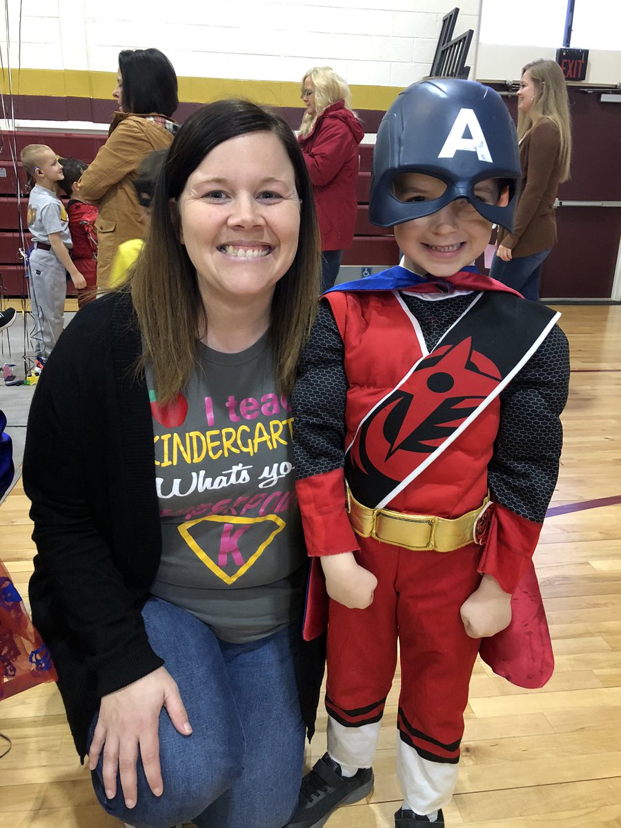 MrsLillie's tweet photo. The #nes123 Kinder program was so good!!!!! @YandellKayla @jenndaubenspeck Great job teachers!!! https://t.co/4QWIsl5ICN