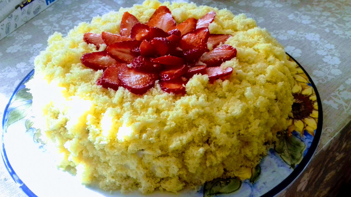 francy_wonder's tweet photo. @ErnstKnam #COOKINGWITHKNAM
Mimosa alle fragole con crema al mascarpone e fragole https://t.co/7KpfbVjlQM