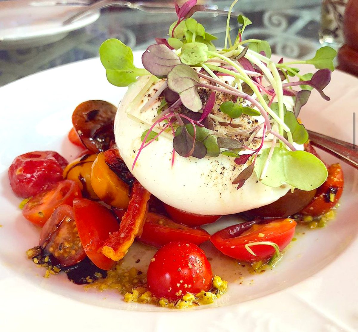peacockgarden_'s tweet photo. End your week with a healthy and delicious Burrata for lunch! 😋🍽️ https://t.co/a5DDHRXzyW