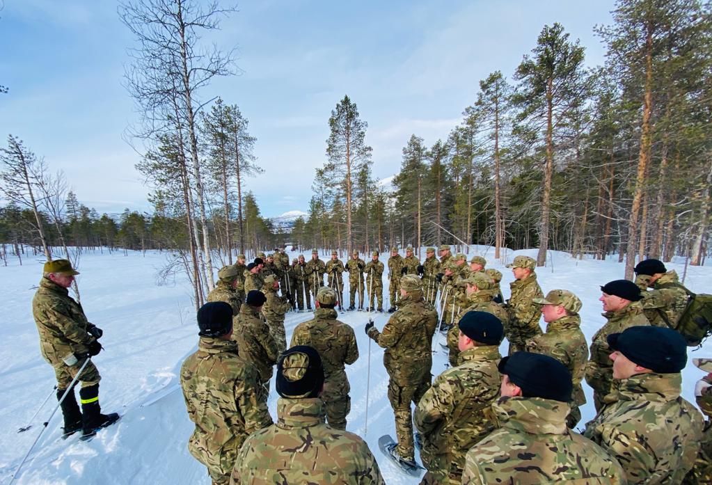 CGRM @MajGenHolmes talks to the RMR deployed in Norway.  #winterdeployment #winterwarriors