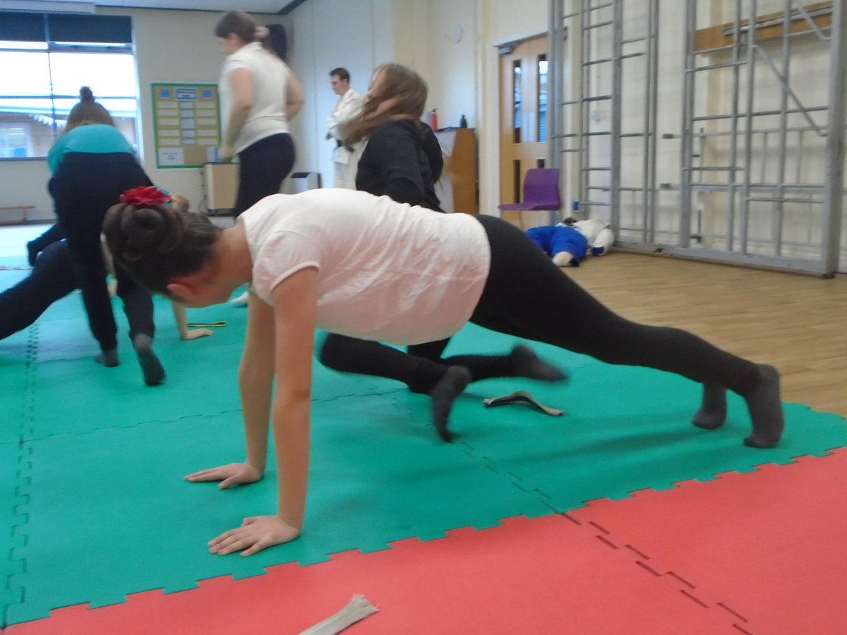 ClaveringTS27's tweet image. #6JB #6CP @destinationjudo Thank you for a brilliant session this week. The children enjoyed learning new skills and meeting Jeff. 🥋😃🥋