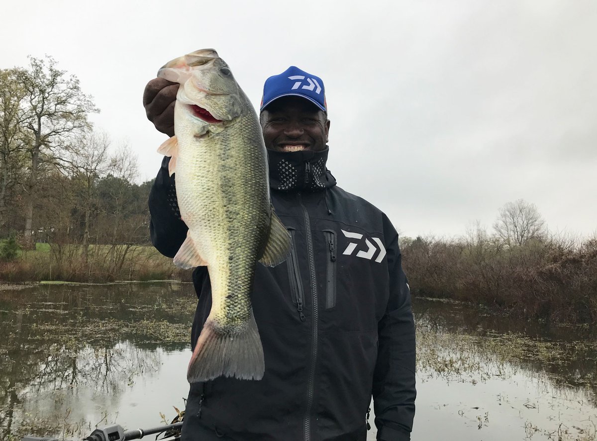 MajorLeagueFish's tweet image. Scorable bass keep hitting SCORETRACKER® this morning! A pair of Texas beauties from @fish4ish and @BrittFishing as Period 1 rolls on: bit.ly/StageThreeLake…