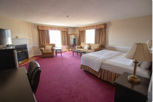 Need a vacation? How about a staycation! Get away with your love for a romantic, overnight retreat tonight. Call today to inquire about rates and availability - 207-843-5123