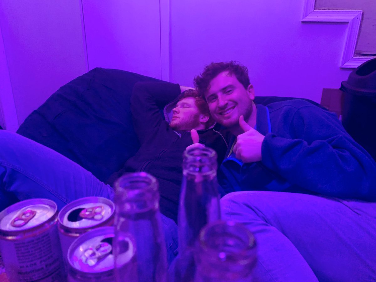 wolfgangbj's tweet photo. Happy 24th birthday to the most effortlessly chill guy I know, the glue, and my best pal @Tonythetiger_4 https://t.co/XpFfeG7lDR