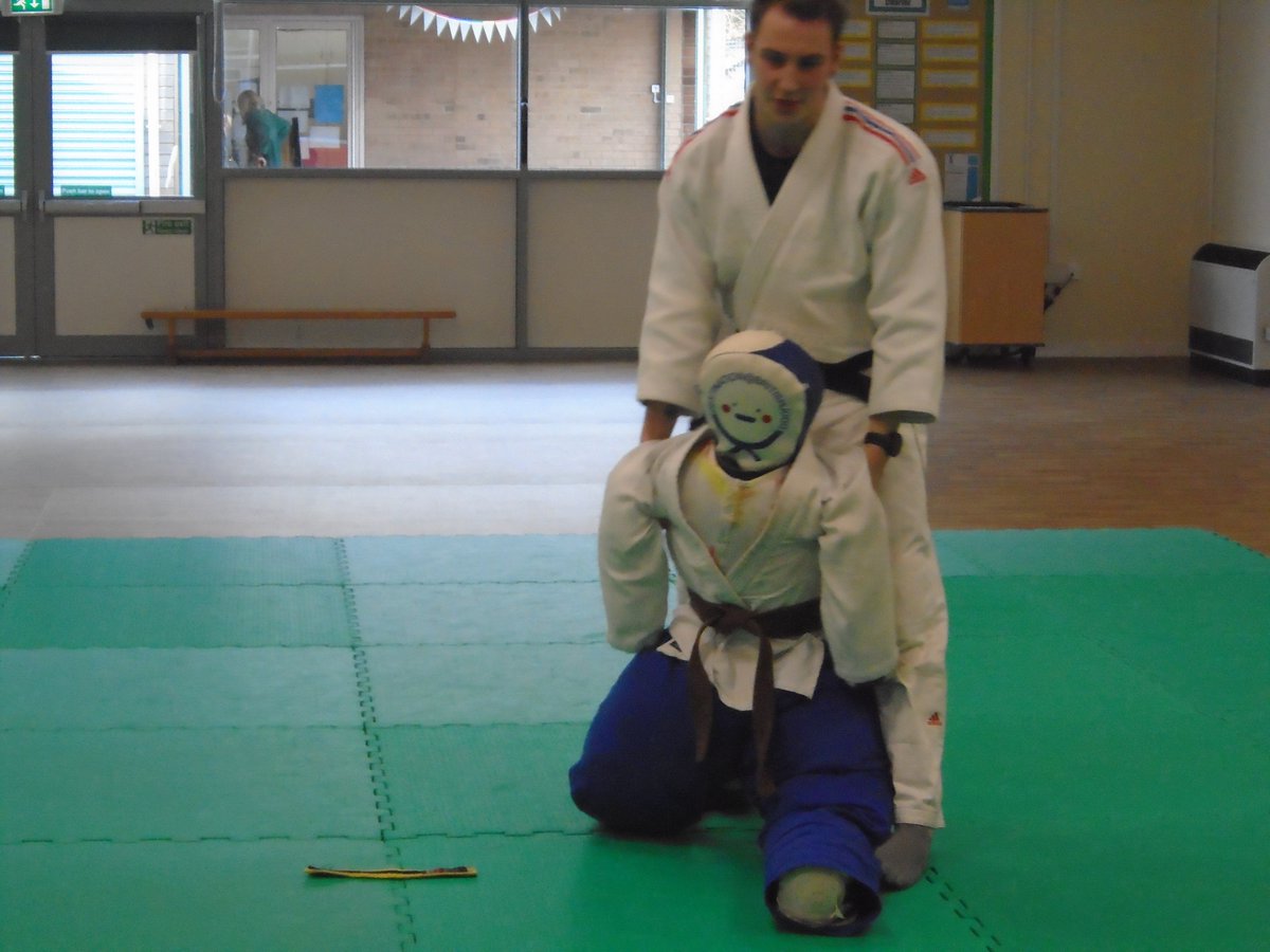 ClaveringTS27's tweet image. #6JB #6CP @destinationjudo Thank you for a brilliant session this week. The children enjoyed learning new skills and meeting Jeff. 🥋😃🥋