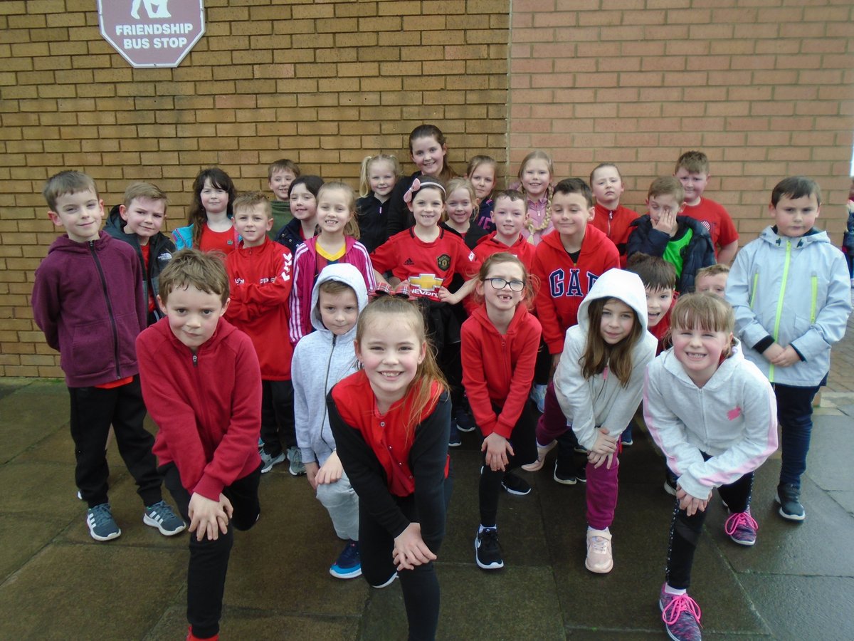 ClaveringTS27's tweet photo. #3JR After the Sports Relief Mile, looking very tired! https://t.co/1BeCsXQ9qS