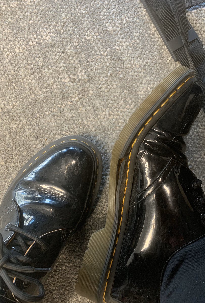 Sammys_scribble's tweet image. What the AF @drmartens ... 😭 #NotMadeToLast