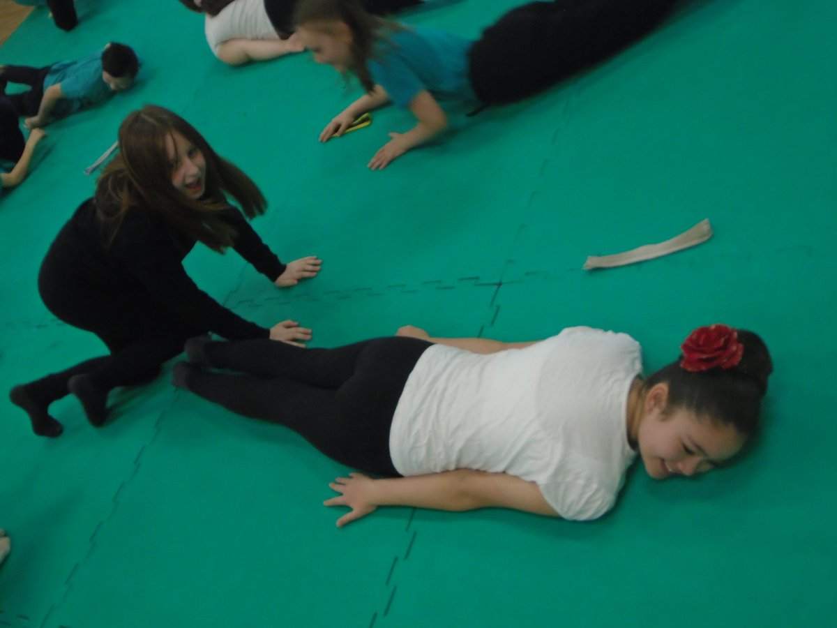 ClaveringTS27's tweet image. #6JB #6CP @destinationjudo Thank you for a brilliant session this week. The children enjoyed learning new skills and meeting Jeff. 🥋😃🥋