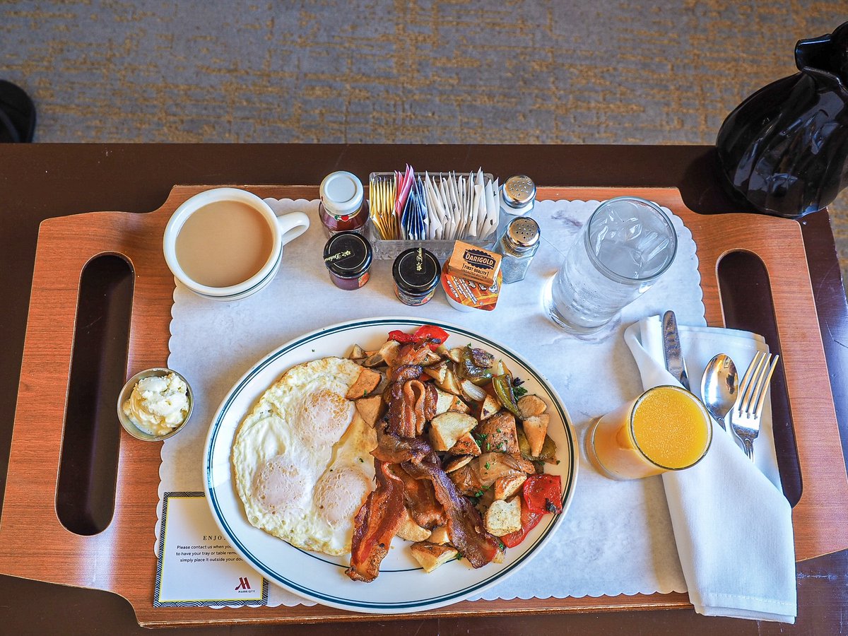 Marriott Burbank tweet media