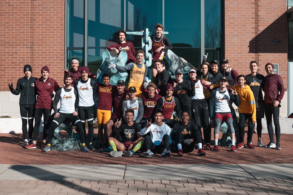 Thank you Seniors 

One last run down lakeshore path with <a href="/RamblersTFXC/">Loyola TFXC</a>. Friendships and relationships that will last a lifetime.