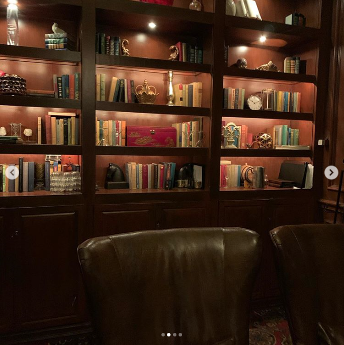 You know, <a href="/unabashedlyprep/">M01987</a>, our philosophy is that you know it’s going to be juicy if you have to keep your voice down.

And also, #gogamusic performs tonight, so if you are here, you are allowed to raise that voice with him!

Repost: <a href="/unabashedlyprep/">M01987</a> 

ow.ly/CPKR50yJ3SO