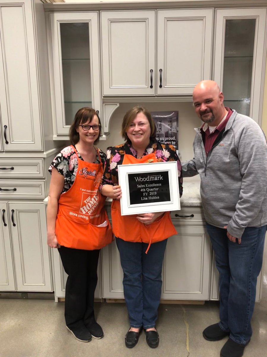 Congratulations Lisa on your Sales Award! @Kendellmann234 <a href="/JCClark_HD/">JC Clark</a> @KrystofSamsel <a href="/Abi_Gonzalez01/">Abby Gonzalez</a>