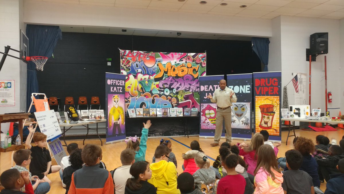 JBESPrincipal's tweet image. Thank you Mr. Martin for the knowledge shared. #BEARific @JBESBears @APofJBES @Champion4Chldrn @cjmarczak