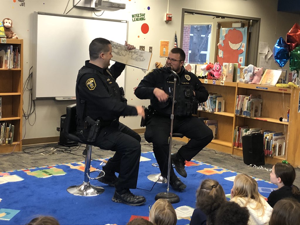 AmyMckinzie's tweet photo. Thank you officer Shull and Patton for being our 5th celebrity readers today from @ColumbiaPDSC
#readingwiththestars
#wearerbe https://t.co/IVqdx62h8X