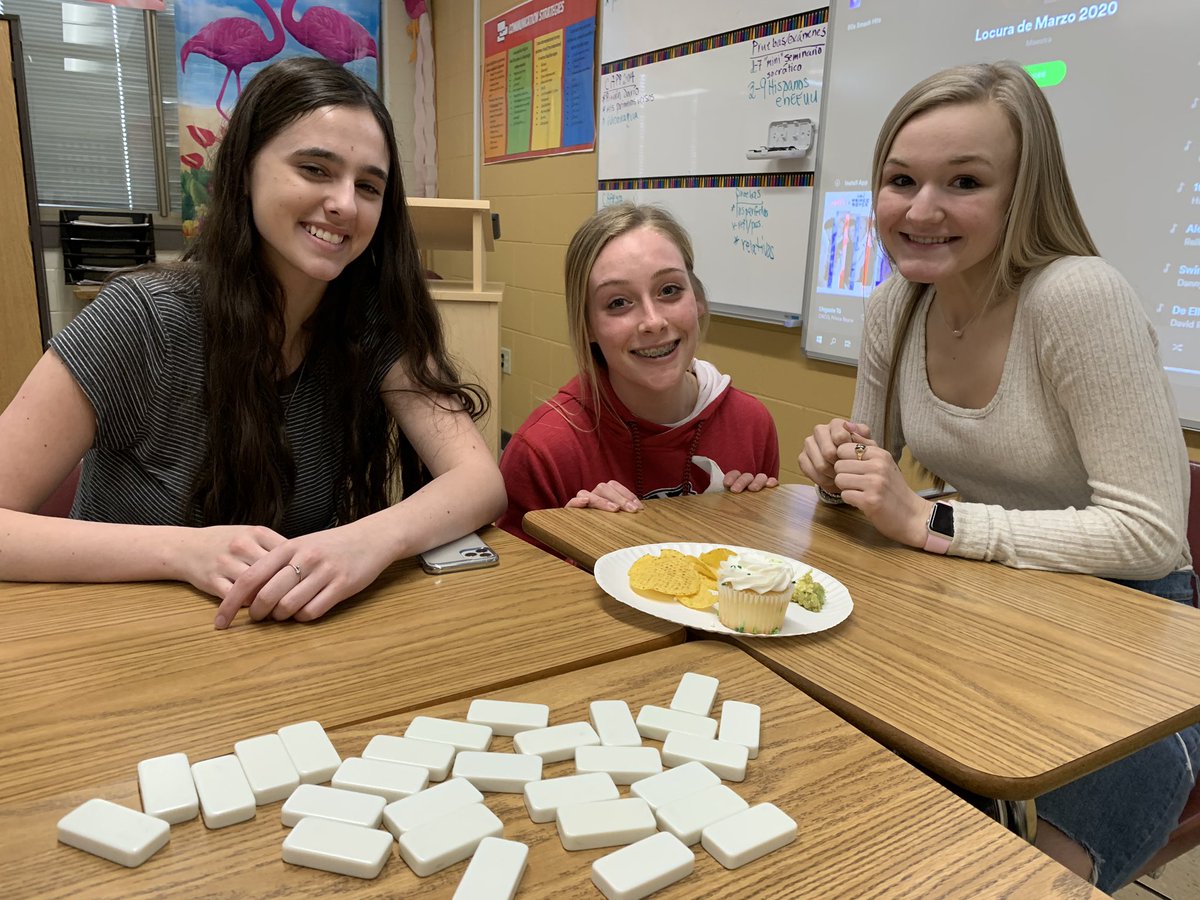 HighMuskego's tweet photo. Thanks to everyone who came to our game day! We had so much fun hanging out and eating food! Stay tuned for our next meeting!! #boardgames #dominos #spanish @loefflerbell @MuskegoNorwaySc @MHSIrvine https://t.co/IPCZ38SKsb
