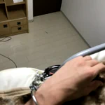 二段ベッドから落ちないように手錠をした結果？いきなり脱出ゲーム始まった!