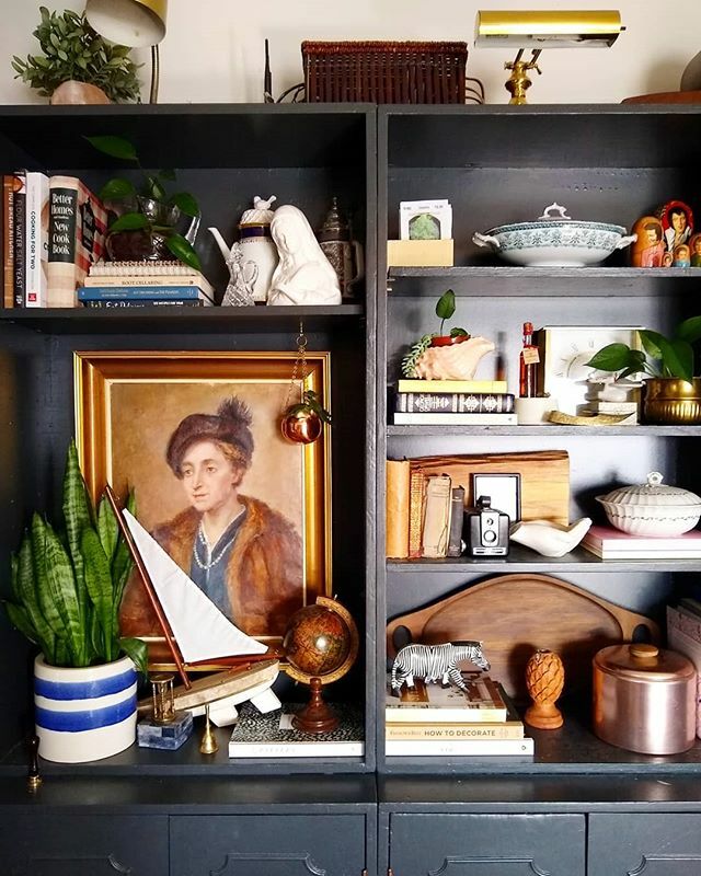 viscouslover's tweet photo. There's not an item on these shelves that doesn't have a backstory. I could tell you each &amp; every one. But, I'll save you the boredom &amp; just post a picture. Enjoy your Fridays 💙
.
.
.
.
.
.
.
.
.
.
.
#thechurchhouse #shelfie #houseenvy #artfullyhomes… https://t.co/bxVLR4JmQS https://t.co/3CNLeqQpEG
