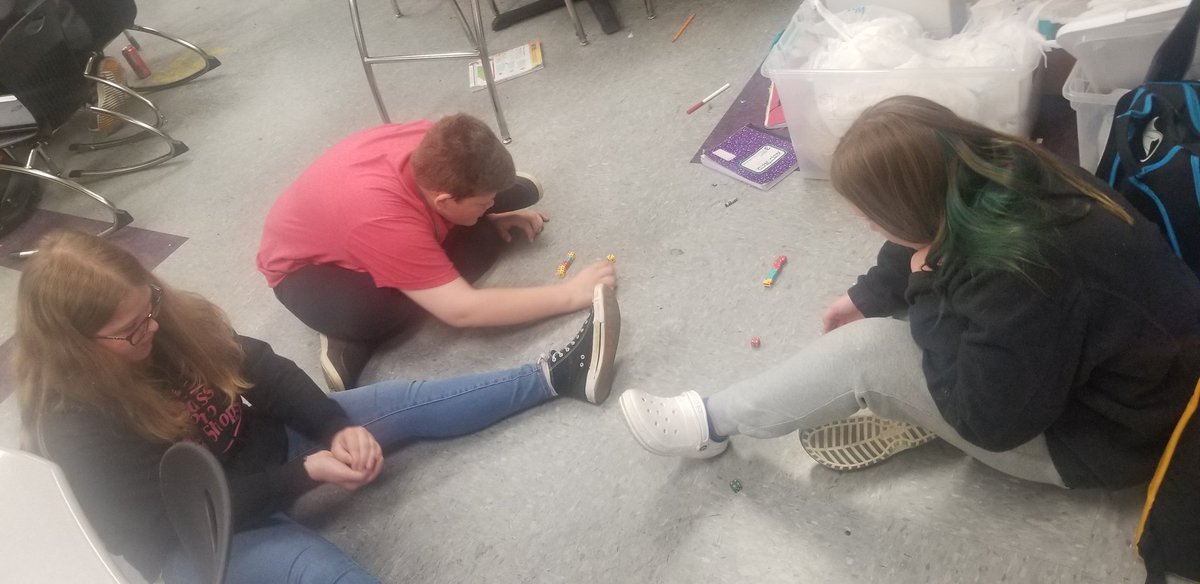 Susannahteacher's tweet image. Game time before lunch! #pifun #gohuntyourdreams @WestLionsFCPS