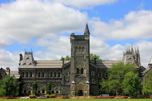 U of T Libraries (@uoftlibraries) on Twitter photo With the move <a href="/UofT/">University of Toronto</a> to online classes due to #COVID_19, the #UofT Libraries are here to help faculty, students and staff with your online teaching, learning and research. Info: library.utoronto.ca/help-libraries… With the move <a href="/UofT/">University of Toronto</a> to online classes due to #COVID_19, the #UofT Libraries are here to help faculty, students and staff with your online teaching, learning and research. Info: library.utoronto.ca/help-libraries…