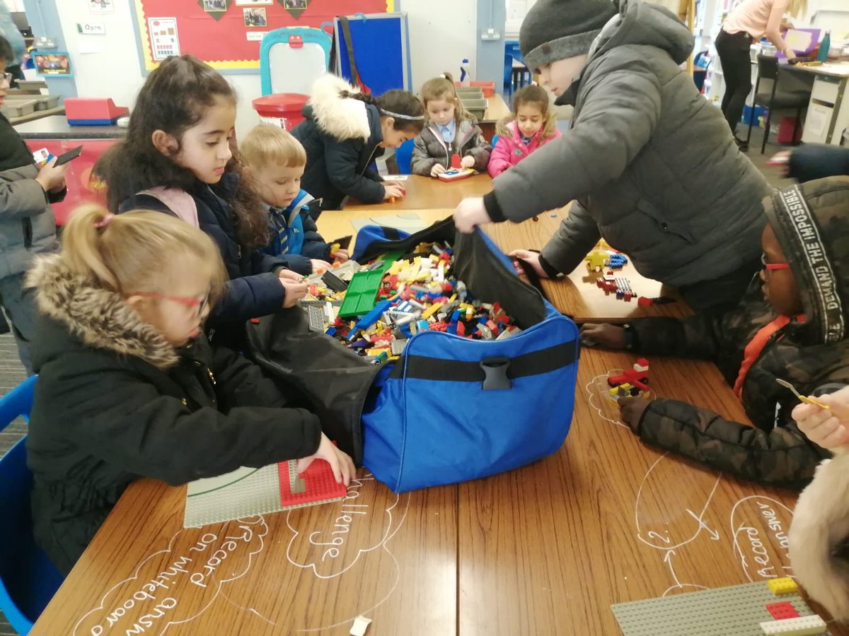 MovementPark813's tweet photo. Sometimes it’s the simple things that get us started in the day. For the kids at St Paul’s it’s Lego #developingcreativity #MP2020 @stpaulwhiteinch https://t.co/i3cnpJqSHL