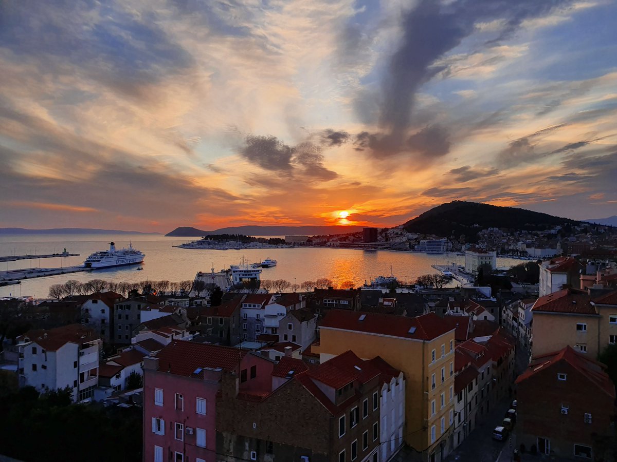 CroatiaTech's tweet photo. Current view of the sunset from our Split office to wrap up the week. Wishing you all a great weekend, stay safe everyone 😷 https://t.co/ILbWogkfdr
