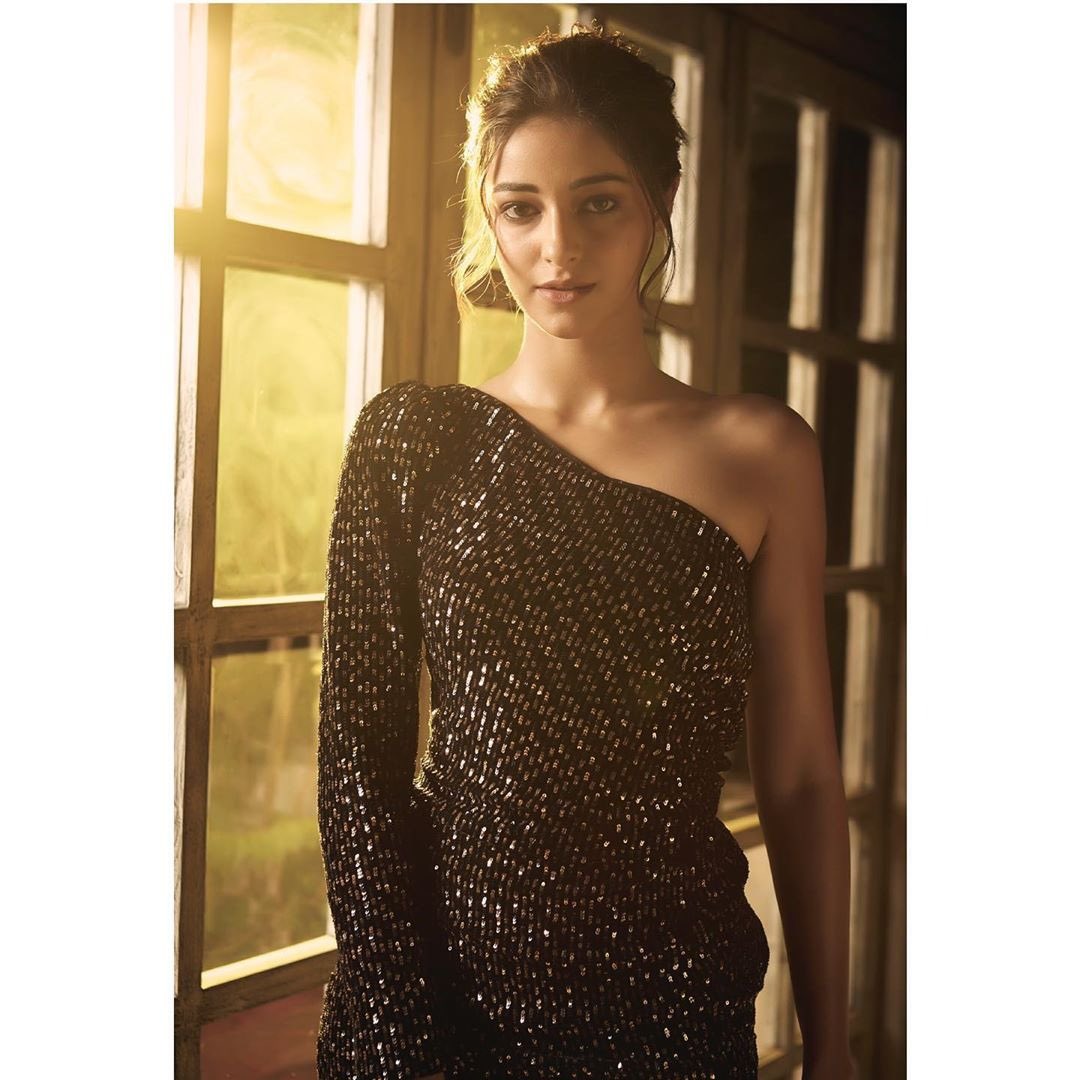 ananyapandayy's tweet photo. Always look on the bright side ☀ for @ZeeCineAwards ❤ https://t.co/JQVCQdtlTE