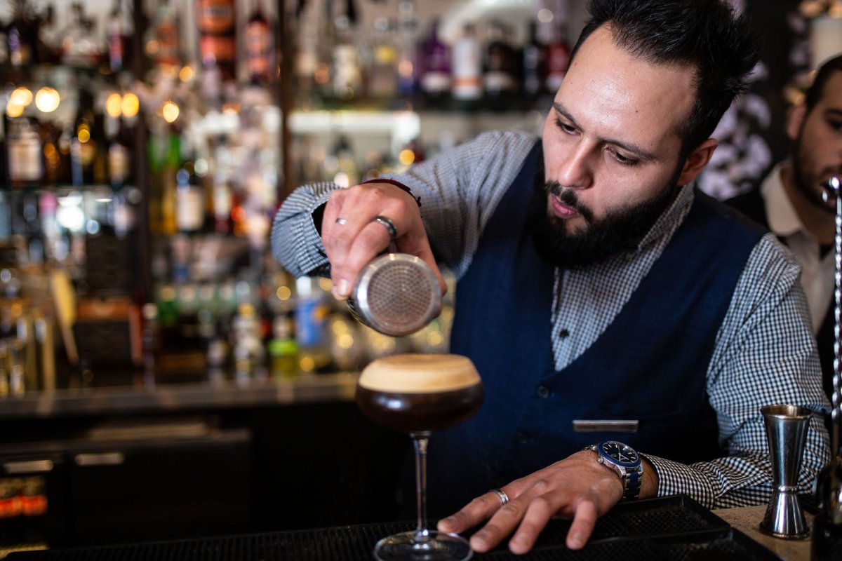 Intense, dark and #sophisticated, who's for an espresso martini?
www3.hilton.com/en/hotels/unit…
@brightonmet #cocktails #bar