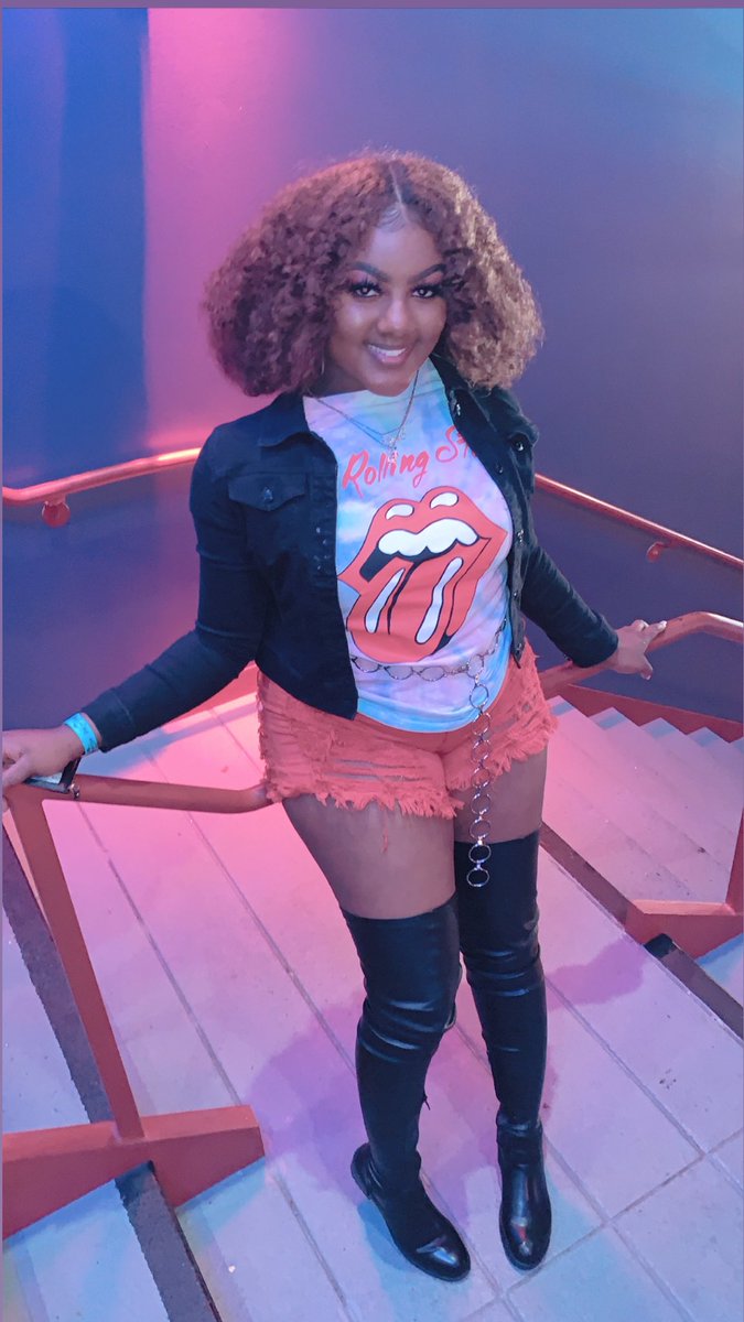 _jmurdahh's tweet photo. #PTSDTour  #naturalhair #natural https://t.co/eEwRNZZSJ9