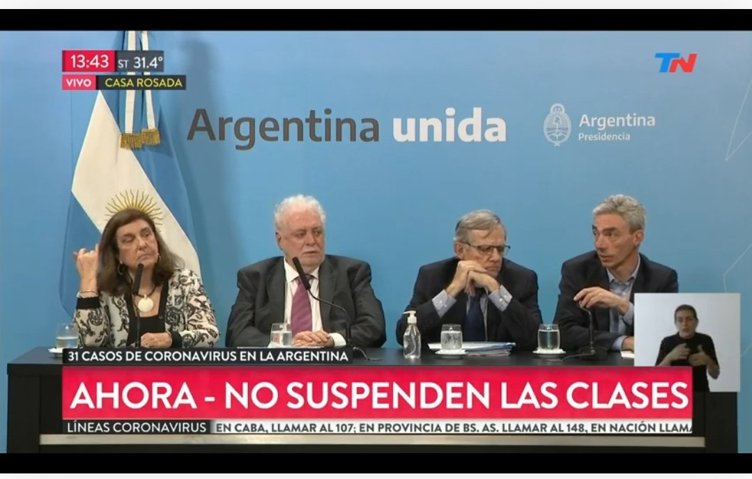 ManuelNSosa's tweet photo. #SuspendanLasClases 
Estos mamertos se piensan que los chicos, que pueden ser portadores, viven en un termo.
Los chicos contagian a docentes, familiares, etc. Muchos de ellos tienen hermanos, padres, abuelos que sí son vulnerables.
https://t.co/Cxw3sUu5gb