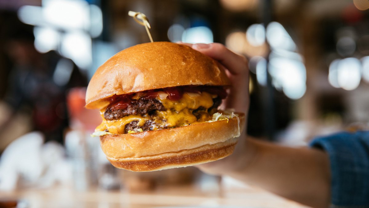 Give us all the melty cheese, plz. 😜
#zinburger