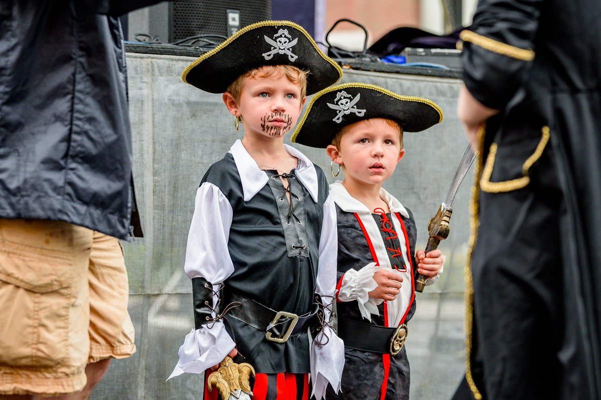 piratefestnc's tweet photo. Arrgghh, it be Feature Friday!! Come join us for tons of costumed pirates, sword fighting, and canon launching ⚔️💣 who thinks they have the best pirate costume 🙋‍♀️ #PirateFest https://t.co/7PyKs1kJtY
