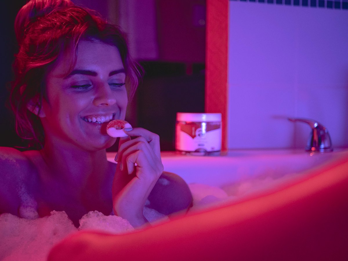 TsunamiPremiumV's tweet photo. Me, Myself and Tsunami CBD  🛀 🍬 👄 https://t.co/qh2LTYfr87