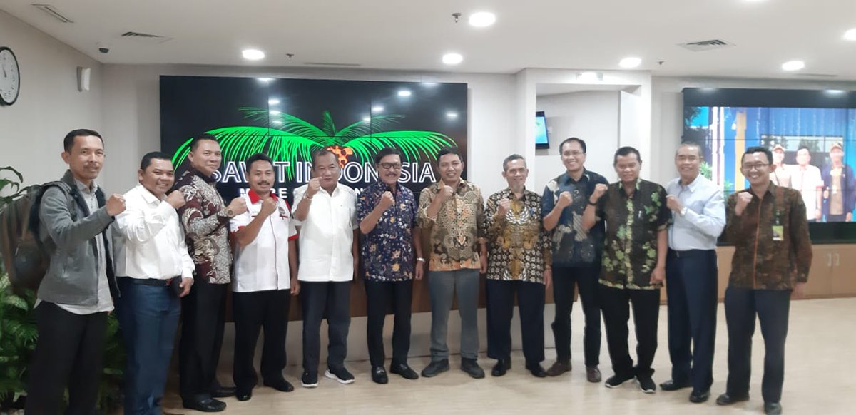 DApkasindo's tweet photo. POPSI konsisten memperjuangkan hak petani sawit Indonesia. @DApkasindo, @InfoSPKS, @Asosiasi_Samade, Aspekpir, @BPDPsawit. https://t.co/H83JRRiV1Q