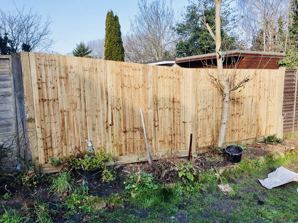 Closeboard fencing on wooden posts & wooden gravel boards. 

One of our many recent storm damage repair jobs! 

If you would like a free quotation, please call Stuart on 07971 963316.
.
.
#fencing #fencingcontractor #fencingrepair #stormdamagerepair #southlondonfencing #repair