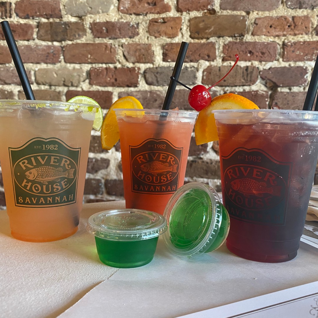 sav_riverhouse's tweet photo. ☘️St. Patrick's Day Weekend is finally here ☘️
Come grab some of your favorite drinks togo and our $3 Green Jello Shots!

#SAV #riverstreet #eatlocal #savannah #seafood #dinner #food https://t.co/GFdOyArTef