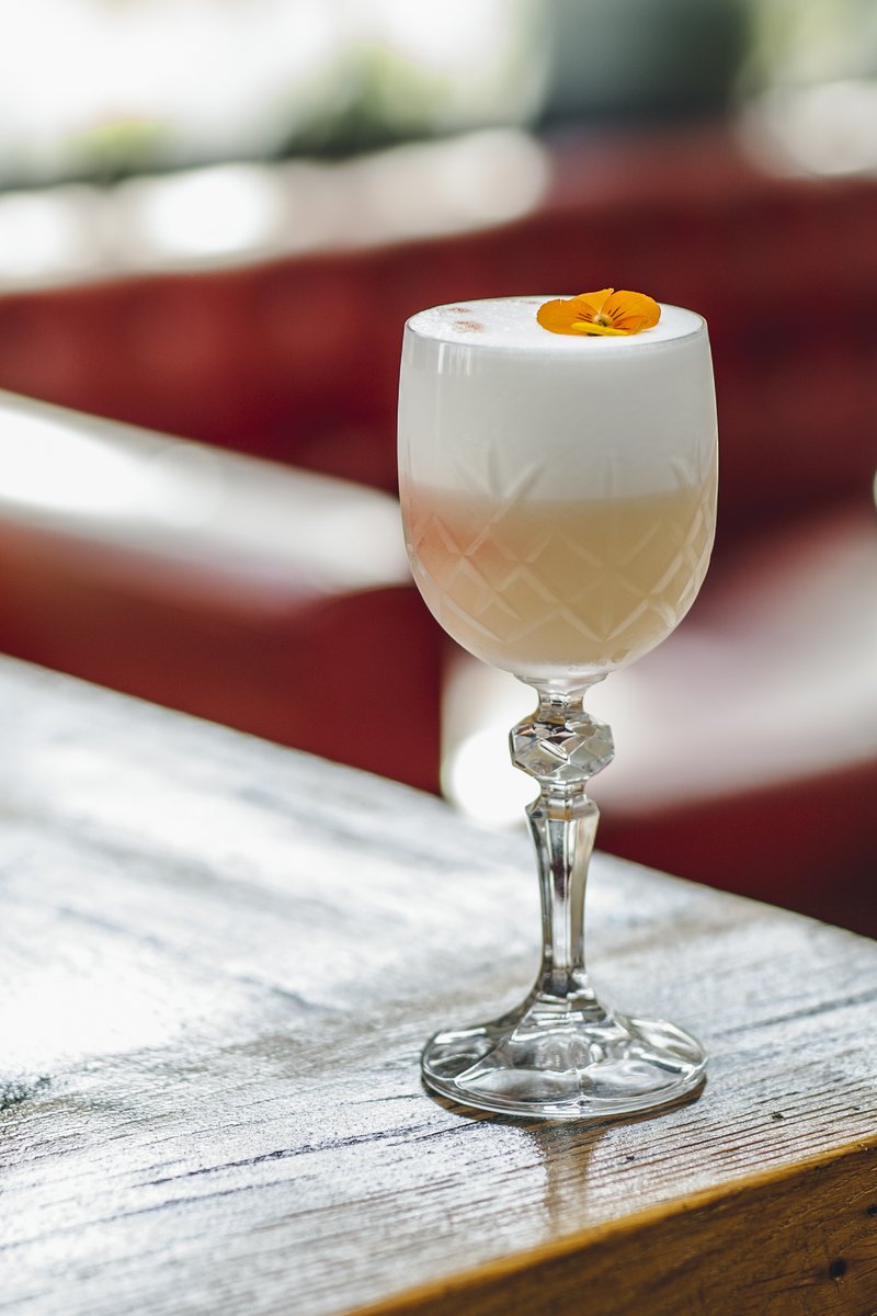 ToziRestaurant's tweet photo. Cocktails at the ready, the #weekend is here!🍸 https://t.co/yQw3fSwZdd