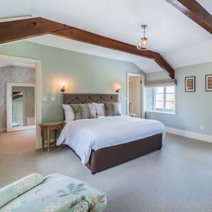 Highbullen's tweet photo. It’s #WorldSleepDay! We thought it was the perfect day to show you some of our bedrooms! For more information about our rooms & rates visit https://t.co/XwUjPgMRg6 or call us on 01769 540561.
#sleep #luxurybedroom #travel #visitbritain #visitengland #visitdevon #devonhotel https://t.co/ltvFx3BUFu