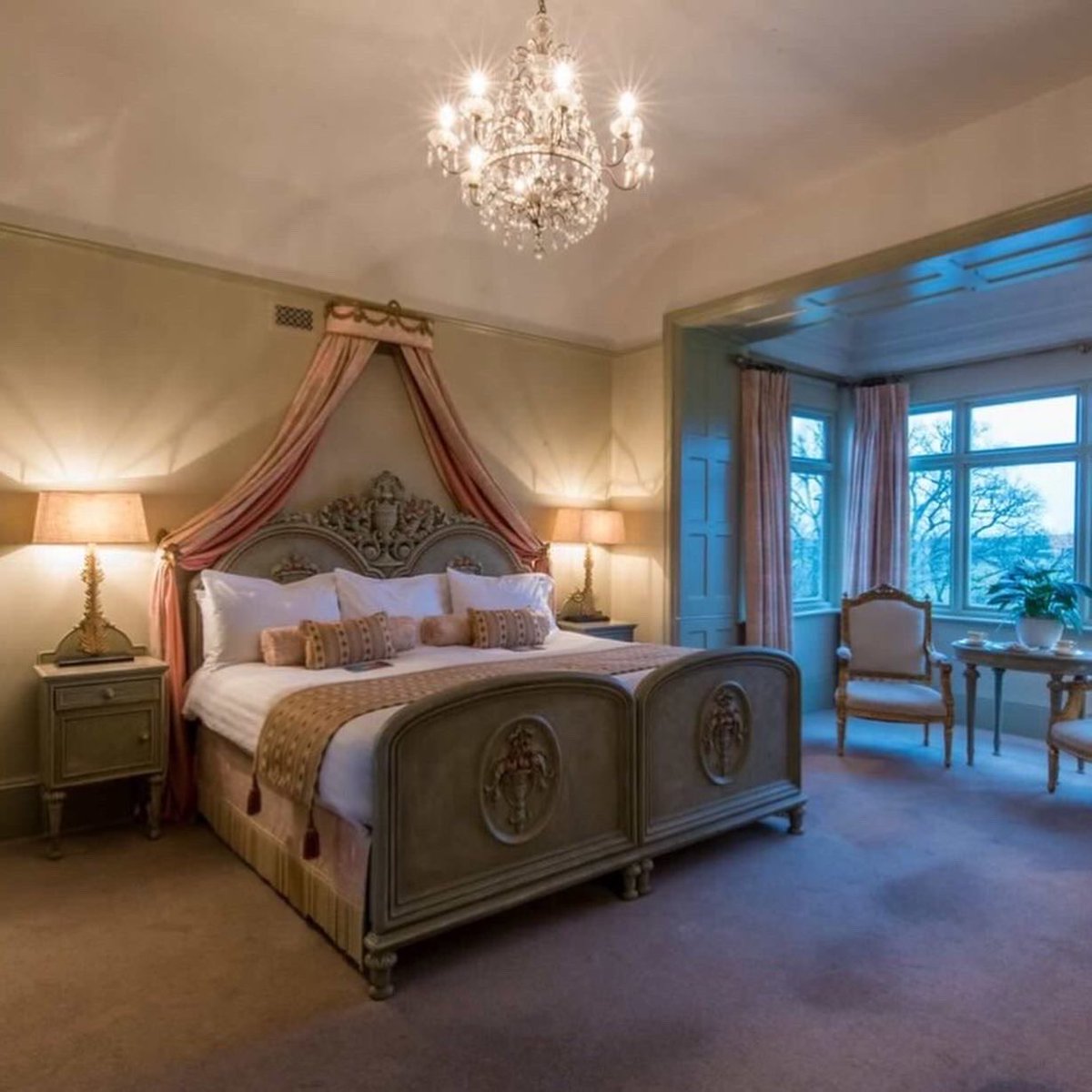 Highbullen's tweet photo. It’s #WorldSleepDay! We thought it was the perfect day to show you some of our bedrooms! For more information about our rooms & rates visit https://t.co/XwUjPgMRg6 or call us on 01769 540561.
#sleep #luxurybedroom #travel #visitbritain #visitengland #visitdevon #devonhotel https://t.co/ltvFx3BUFu
