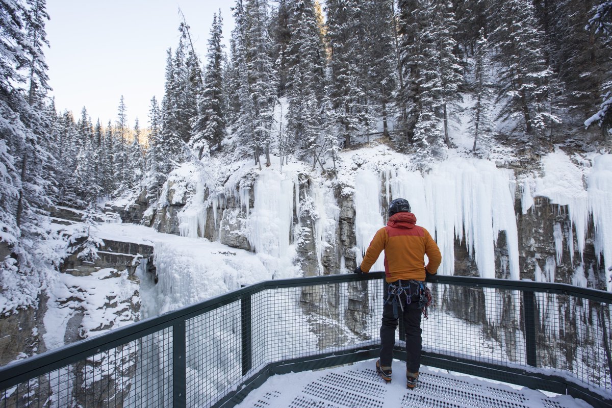 Our Ice Magic Package is truly enchanting. Featuring an #IceWalk tour in Johnson Canyon, a ride to the top of #SulphurMountain on the #BanffGondola and a trip to the Famous #BanffHotSprings, it's the perfect package for a weekend get-away. bit.ly/BAWNTR