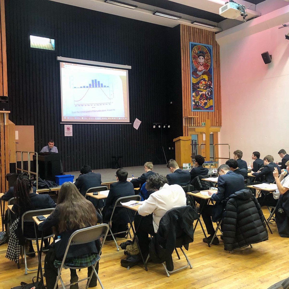 mrcleggg's tweet photo. Really pleased with our collaborative Maths and Geography session for Year 11 to practice their numeracy and map skills. Some positive and helpful feedback provided at the end too! #geography #maths #revision 🧑🏾‍🏫👩🏻‍🏫🌈☀️🌍 https://t.co/TmGMzJZAcu