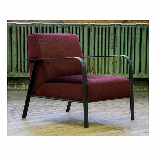 Lovely Thornet Chair upholstered in our soft viscose and cotton velvet Diamante by @chaimingstudio⁠
⁠
⁠
#brochierfabrics #repost #chaimingstudios #thornet #luxuryfabrics #interior #design #furniture #designsforlivingandloving #sharetellchange #homede… ift.tt/38NIyGj