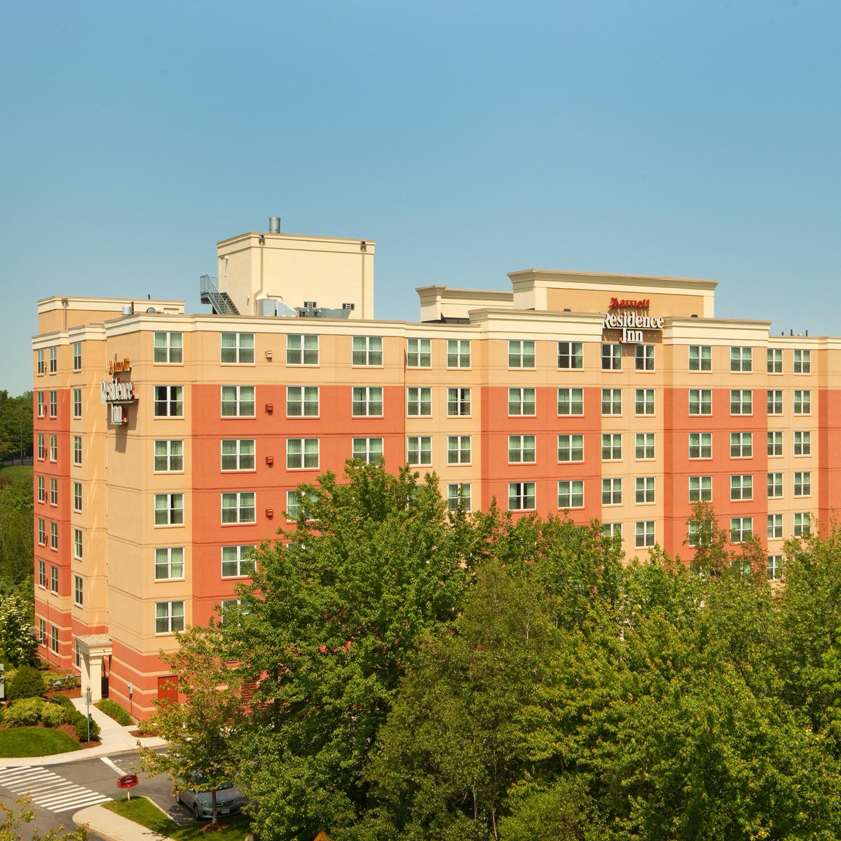 When you need a rest from the road, our #hotel will have you feeling right at home. bit.ly/2rKCn31 #ResidenceInn #WoburnMA