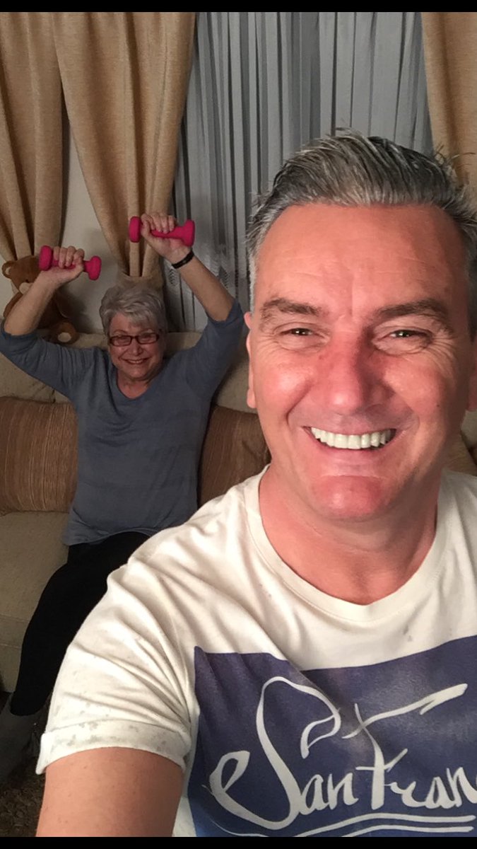 leegogglebox's tweet photo. Friday 13th what could go wrong have a great Friday everyone let’s have a laugh 😂😂 tonight and forget about this shite week at least for an hour see you at 9 cheers everyone 😘x https://t.co/w8s53T1gro