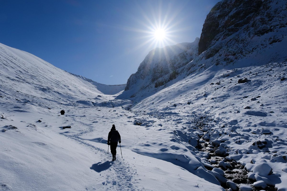 walkhighlands's tweet photo. The North Face of Ben Nevis looking magnificent this morning, on the walk up the Allt a' Mhuillin to the CIC hut.
https://t.co/nl1sgAkxTu https://t.co/uopNvoebBn